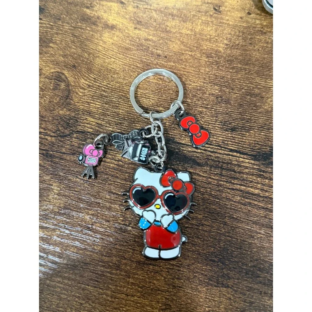 Universal studios EXCLUSIVE limited edition hello kitty key chain, I never even